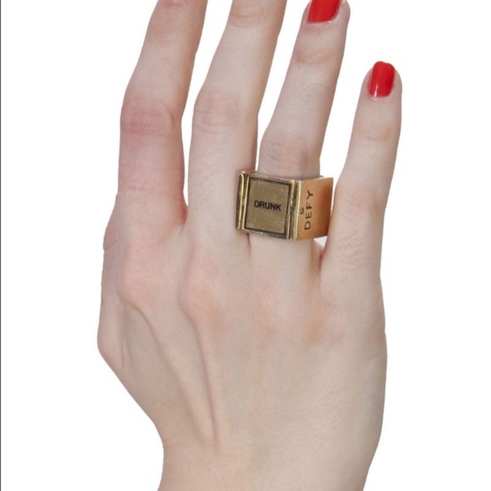 Monserat De Lucca Drunk/Sober Brass Ring, Sz. 7